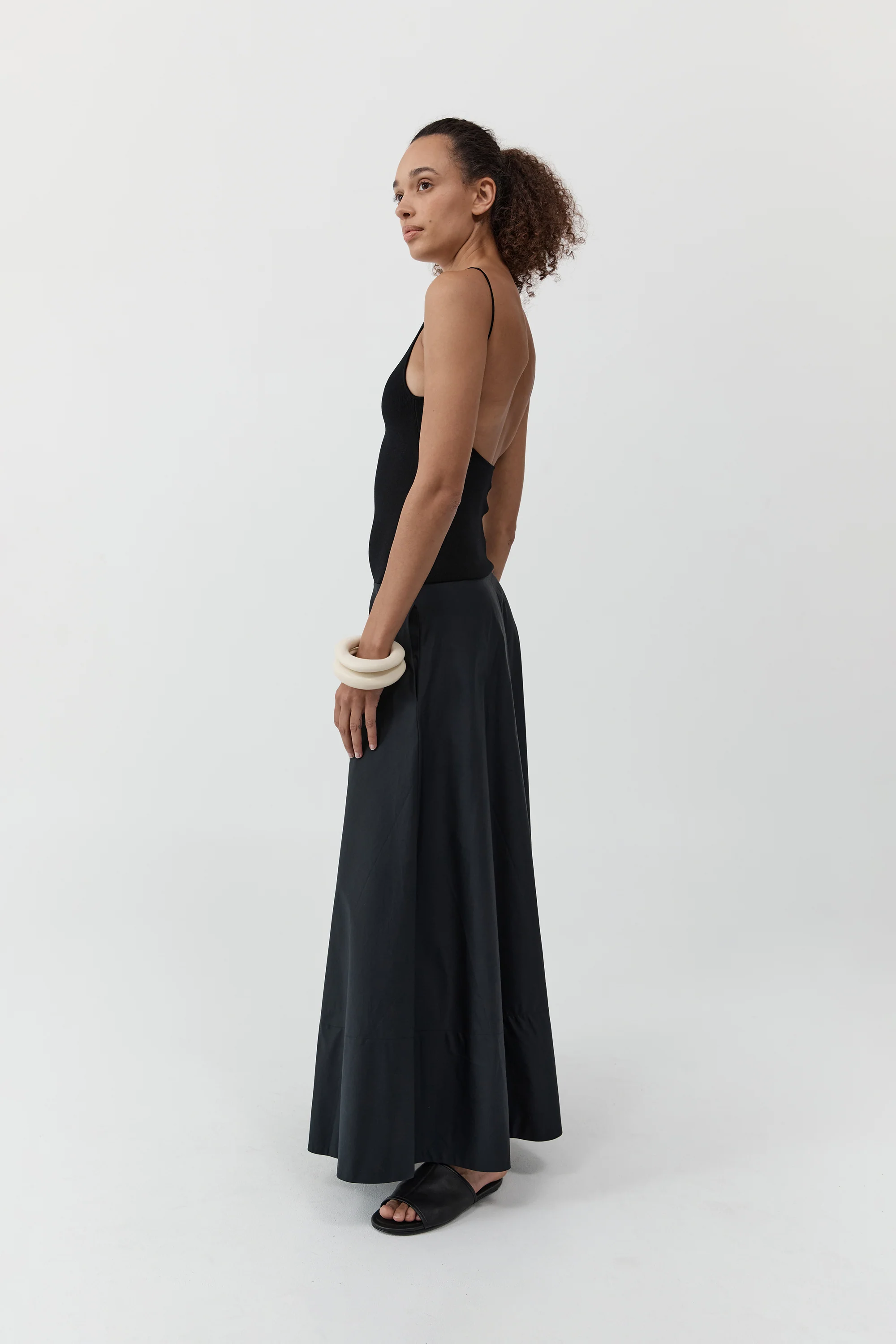 BACKLESS CIRCLE HEM DRESS - Image 4