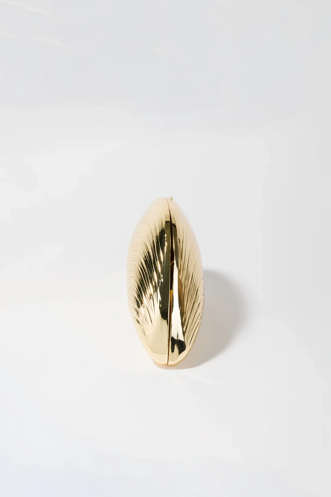 BRIDGET OYSTER CLUTCH - Image 3