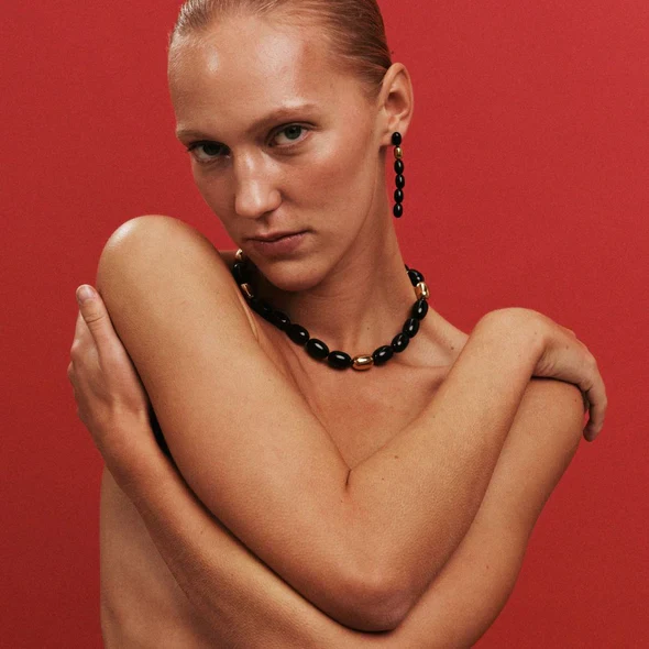 CLEMENTINE NECKLACE - BLACK/GOLD - Image 3