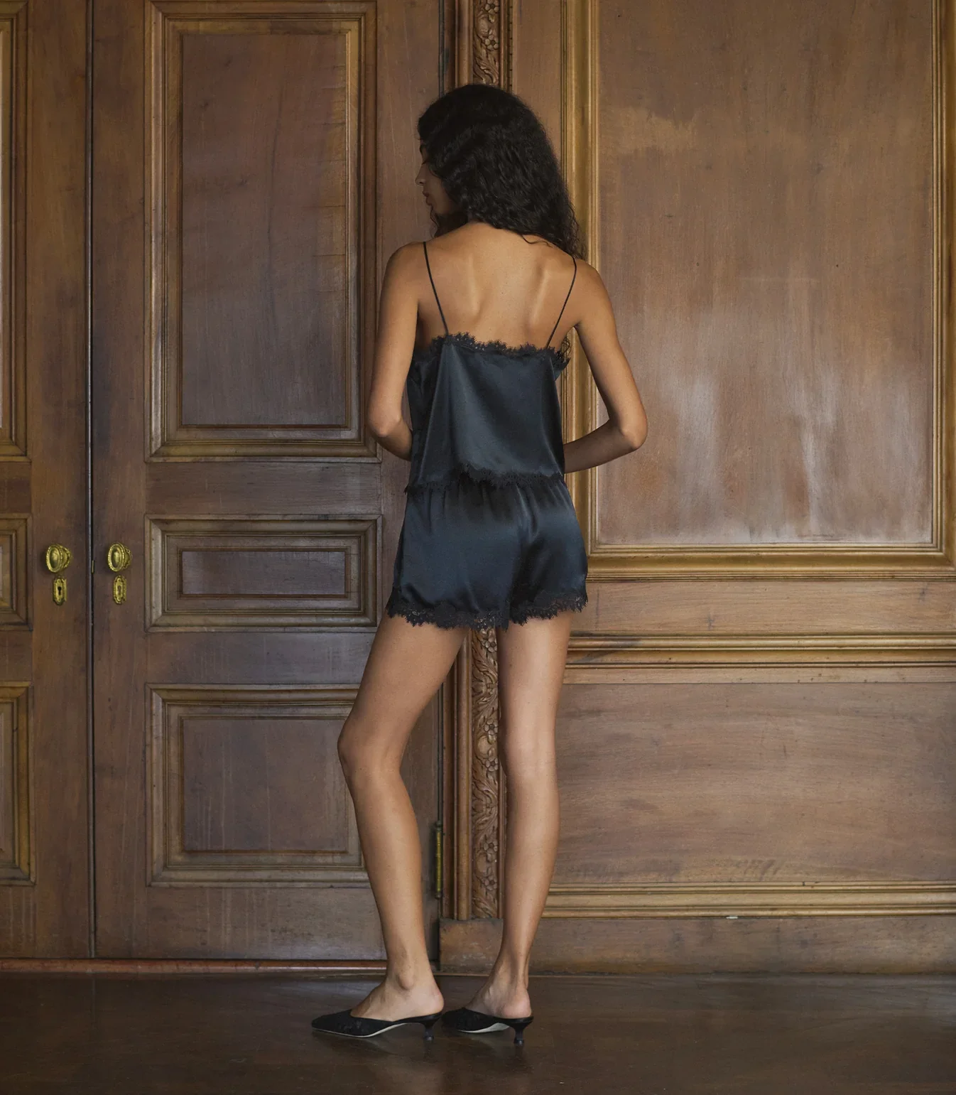 LOURE TOP - BLACK - Image 4