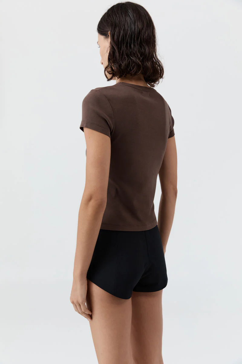ORGANIC COTTON BABY TEE - FUDGE - Image 3