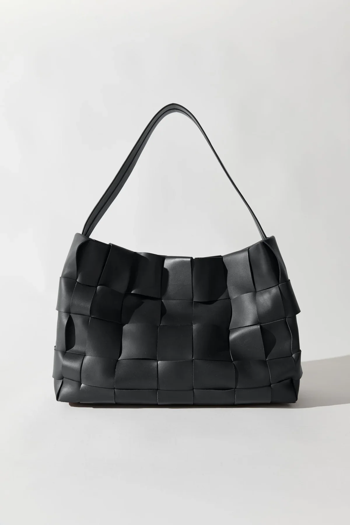 WOVEN LARGE TOTE - BLACK